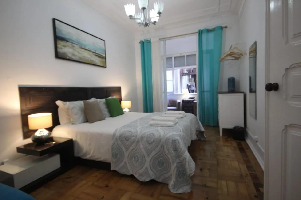 Ocean M1 R4 - Large Double Room With Shared Bathroom In City Center Lisboa Maison d'hôtes