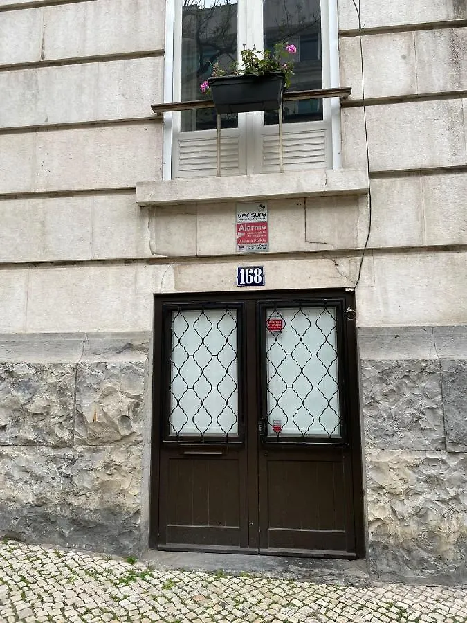 Ocean M1 R4 - Large Double Room With Shared Bathroom In City Center Lizbona